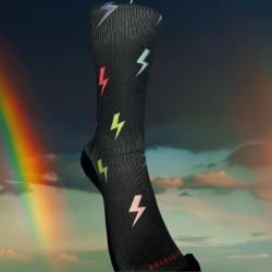 calcetines deportivos rayos multicolor